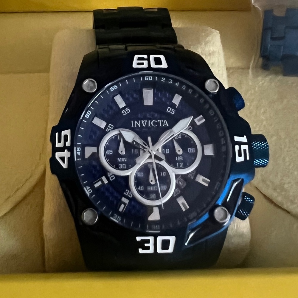 Invicta mens chronograph watch